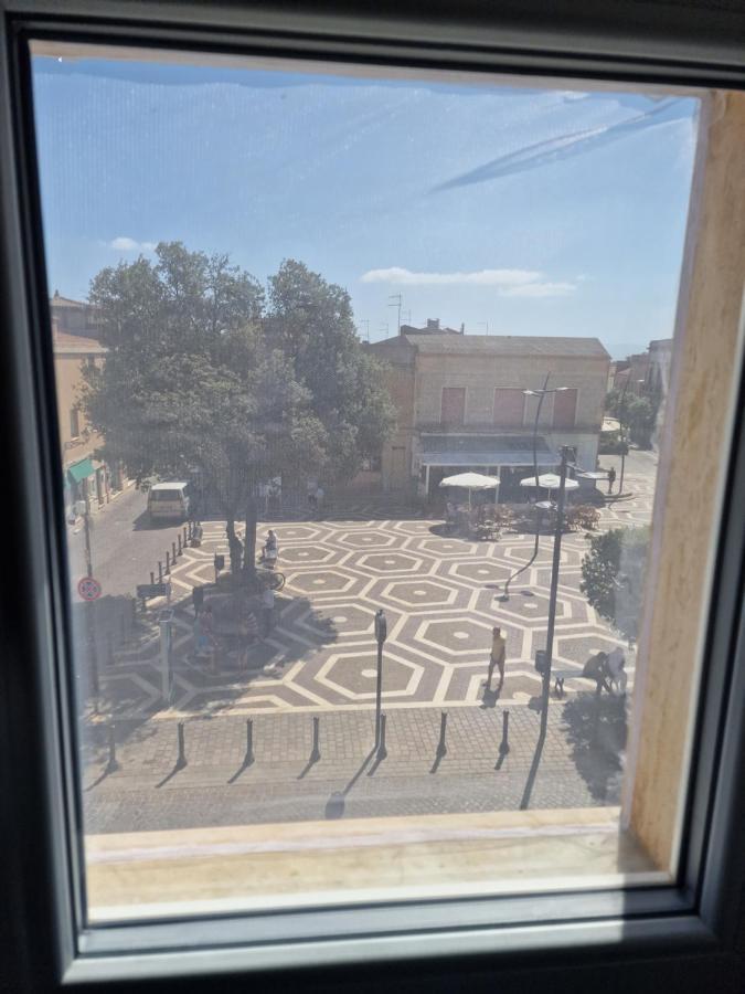 Appartamento Nella Piazza Centrale, Con Terrazza Sant'Antioco Luaran gambar